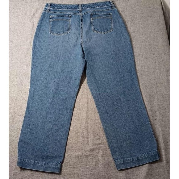 LL Bean Jeans Womens 18 Blue Favorite Fit Curvy Mid Rise Straight Stretch Denim - Picture 2 of 9